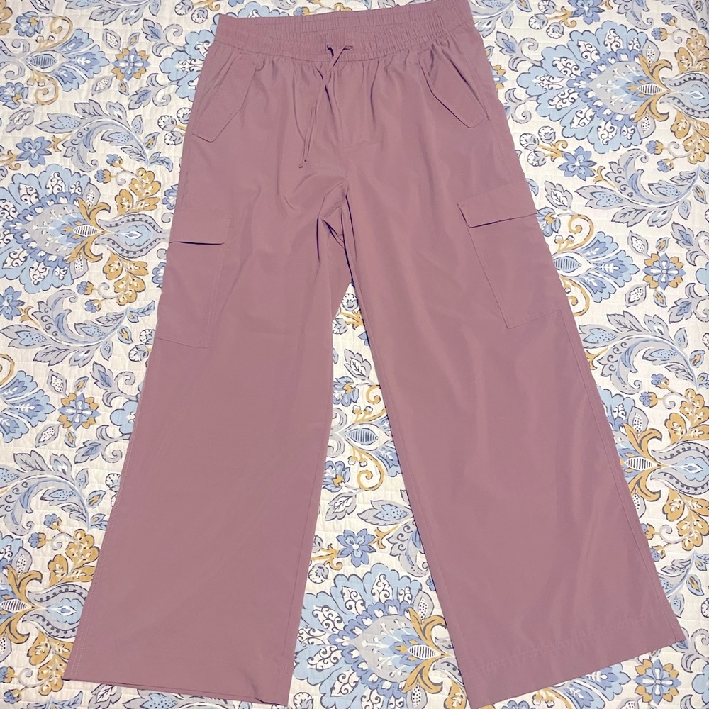 Old Navy Powersoft cargo wide-leg pants, size large